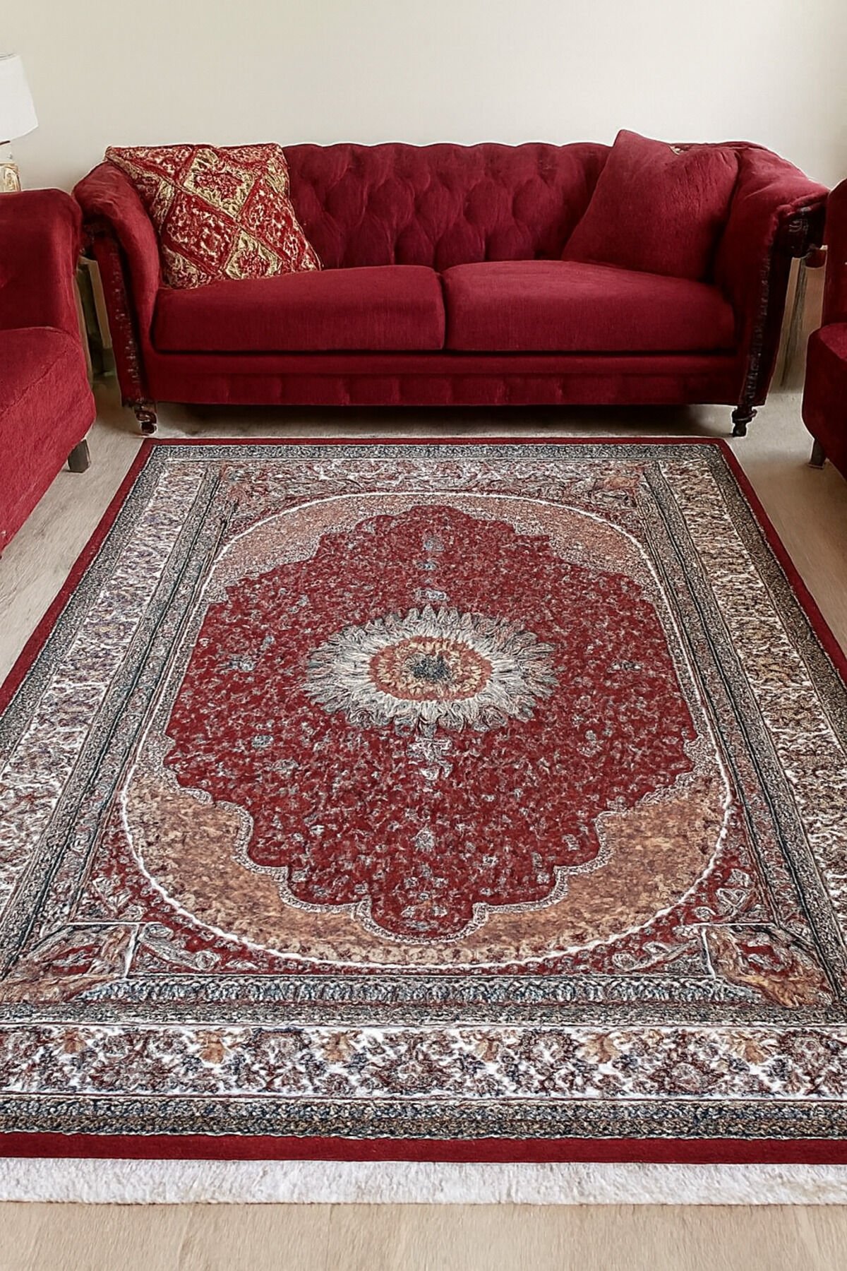 HANEDAN SIK DOKUMA İPEK AKRİLİK PARILTILI TÜY VERMEYEN YÜKSEK KALİTE SALON HALISI ORTA KALINLIKTADIR Kırmızı - 160 X 230