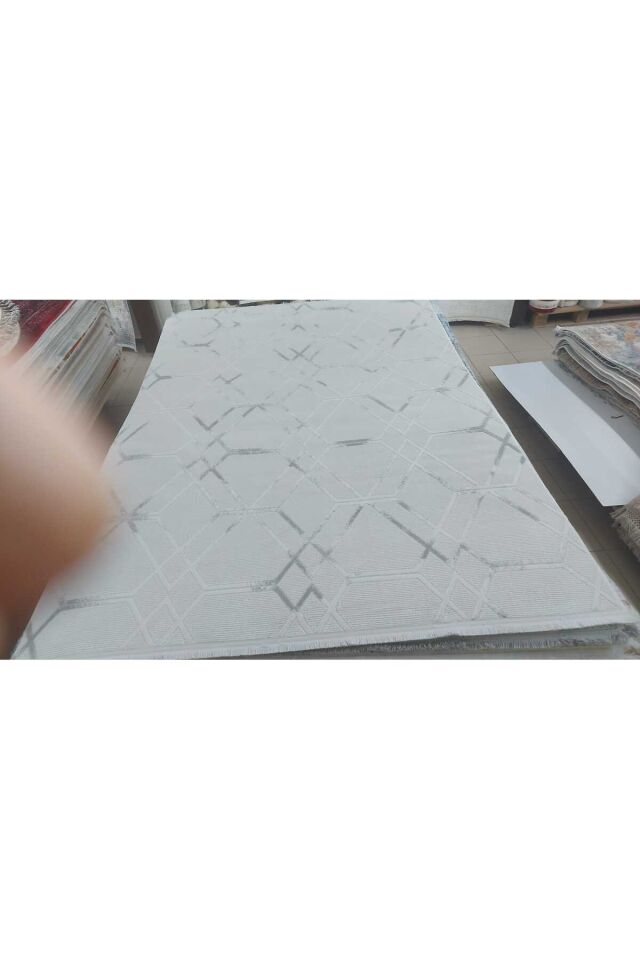 ALYA SIK DOKUMA ORTA KALINLIKTA AKRİLİK HALI