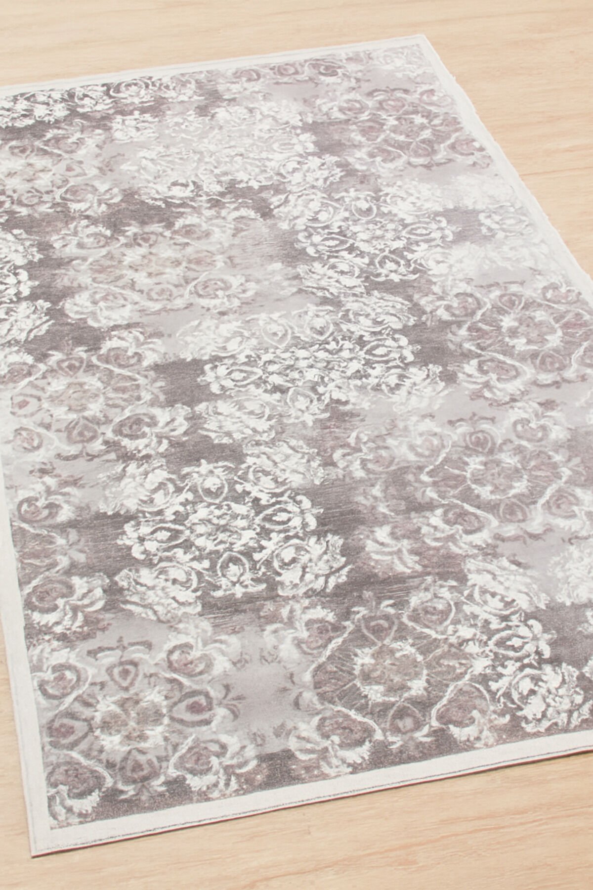 Halı Saray Sık Dokuma Orta Kalınlıkta Halı