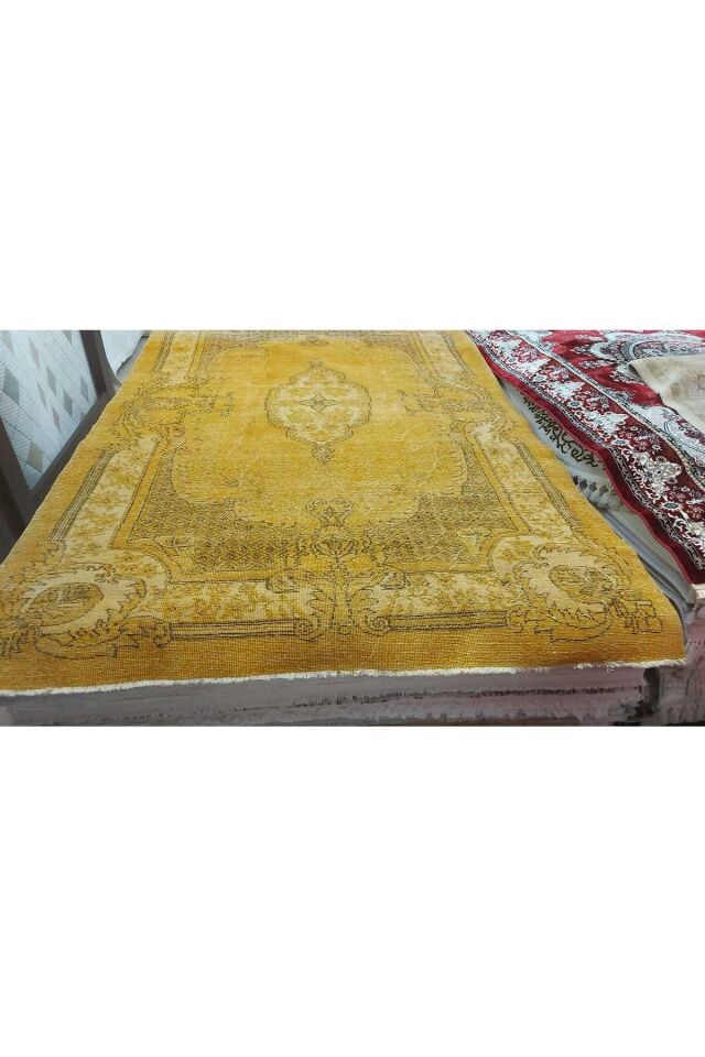 UŞAK SAF YÜN EL EMEĞİDE OLAN PATCHWORK HALI