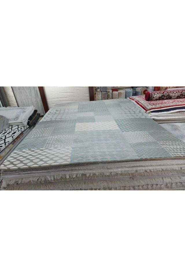 ŞİRAZ SIK DOKUMA ORTA KALINLIKTA TEMİZLİĞİ KOLAY AKRİLİK HALI