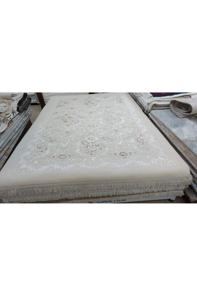 UŞAK SARAY İPEKSİ SAFİ YÜN DOKUMA ÜZERİNDE İPEK FLOŞ SÜSLEME MUHTEŞEM SALON HALISI