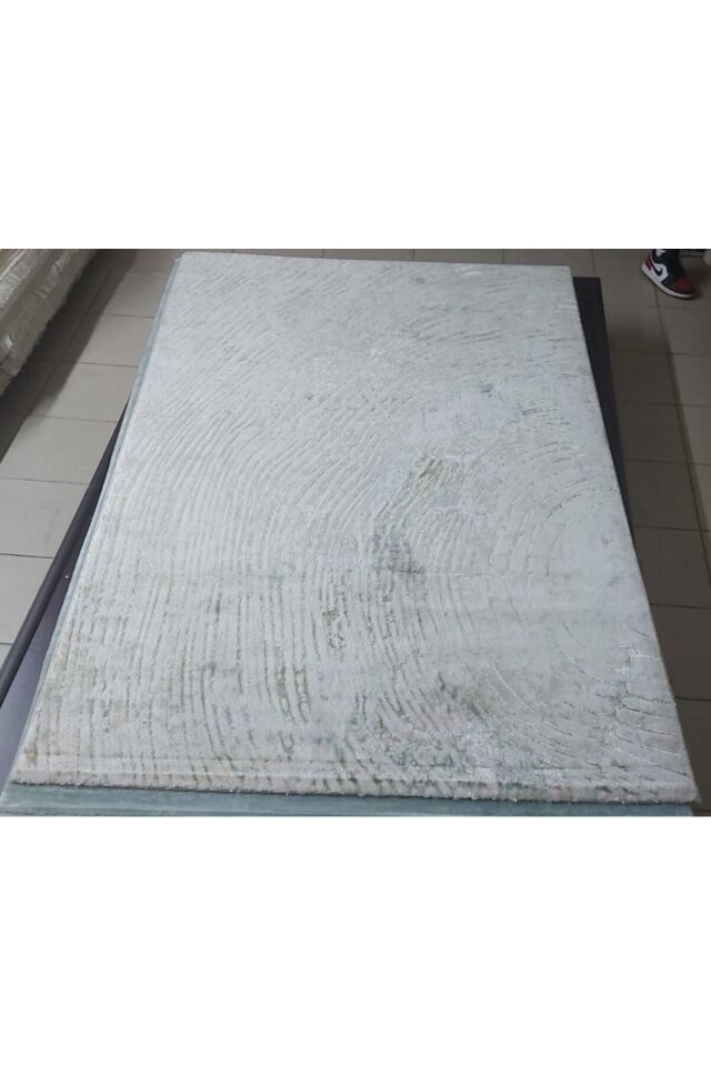 HALI SARAY SIK DOKUMA ORTA KALINLIKTA TOZ YAPMAYAN AKRİLİK HALI