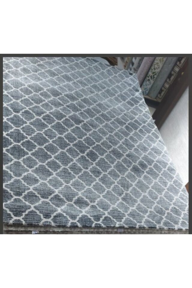 TİLYA SIK DOKUMA ORTA KALINLIKTA TOZ YAPMAYAN AKRİLİK HALI