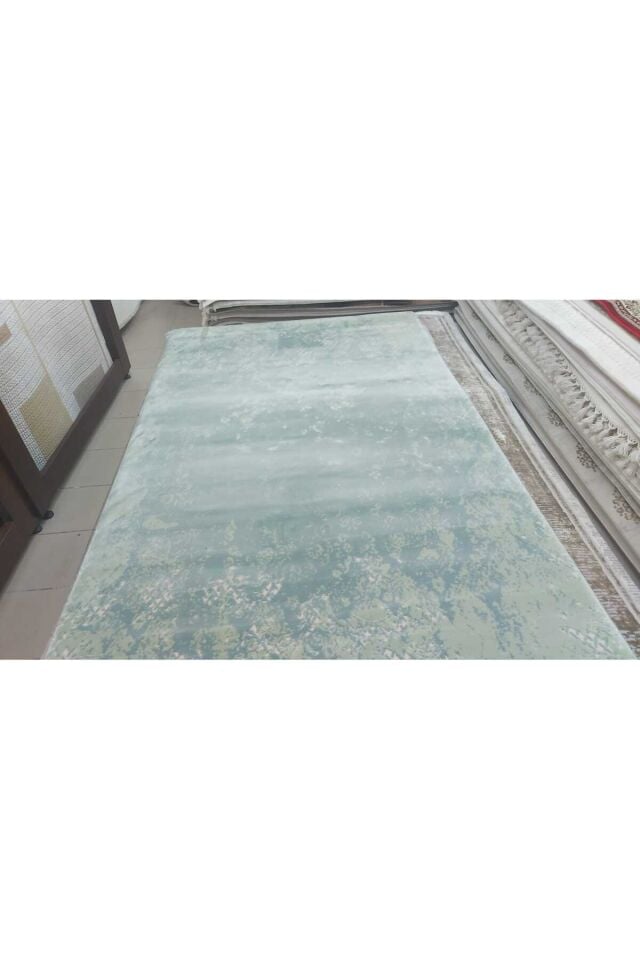 halı saray sık dokuma orta kalınlıkta süper akrilik halı