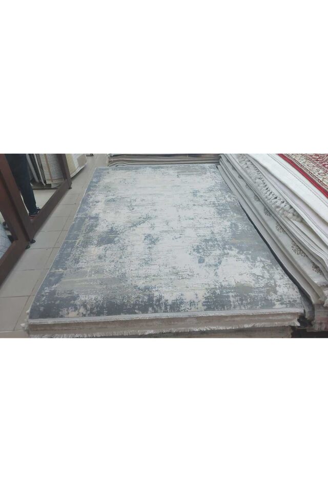 halı saray sık dokuma orta kalınlıkta süper akrilik halı