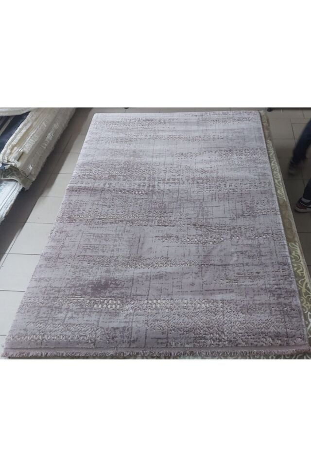 HALI SARAY SIK DOKUMA ORTA KALINLIKTA TOZ YAPMAYAN AKRİLİK HALI