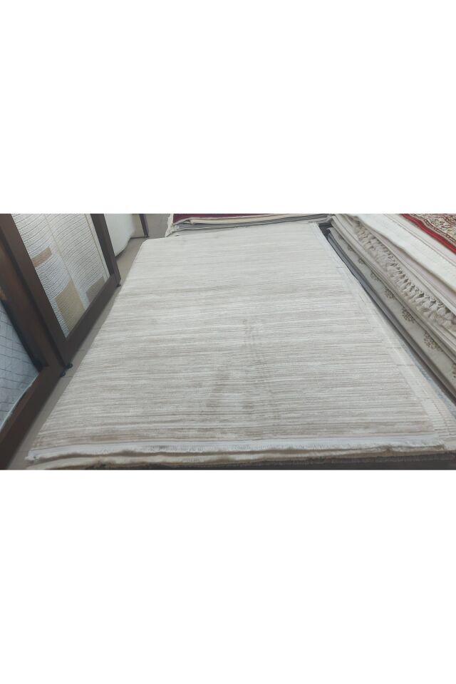 IRMAK SIK DOKUMA ORTA KALINLIKTA AKRİLİK MODERN SALON HALISI