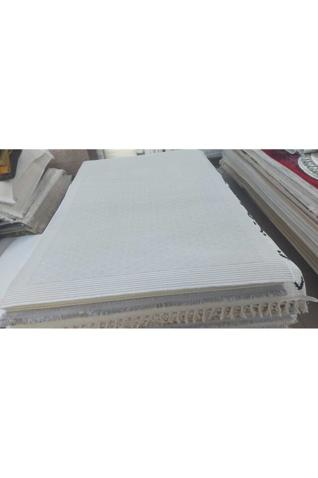 ALYA SIK DOKUMA ORTA KALINLIKTA AKRİLİK HALI Bej Krem - 160 X 230